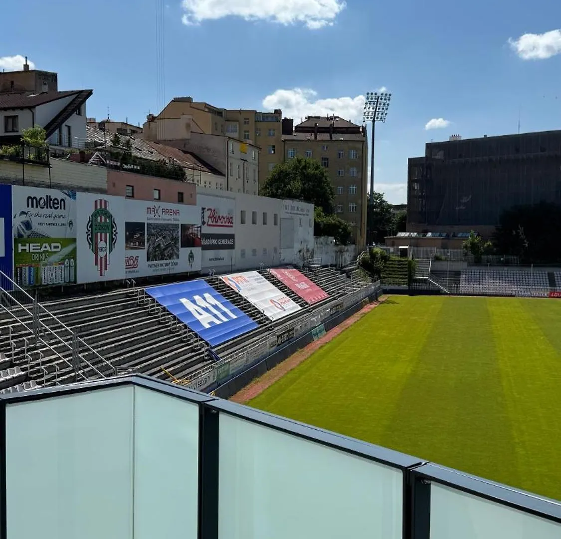 Spacious Urban Apartment With Terrace Prága